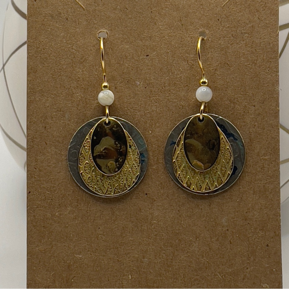 Vintage Triple Layer Hammered Disk Earrings • Mixed Metal 🔥
Gift Boxed $30 - Picture 3 of 6
